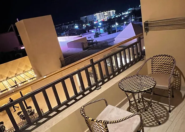 Apartment Elegant Al Dau Heights